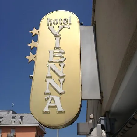 Vienna Hotel 3*