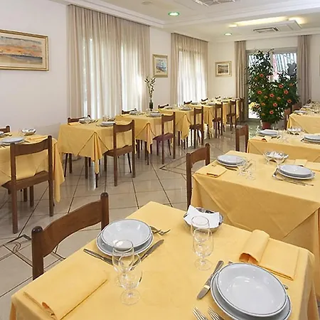 Отель Vienna 3*